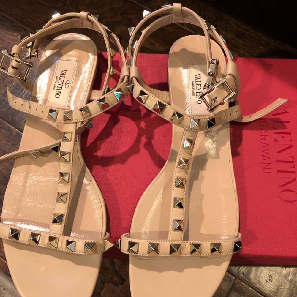 Camel Rose Valentino Rockstud Sandals